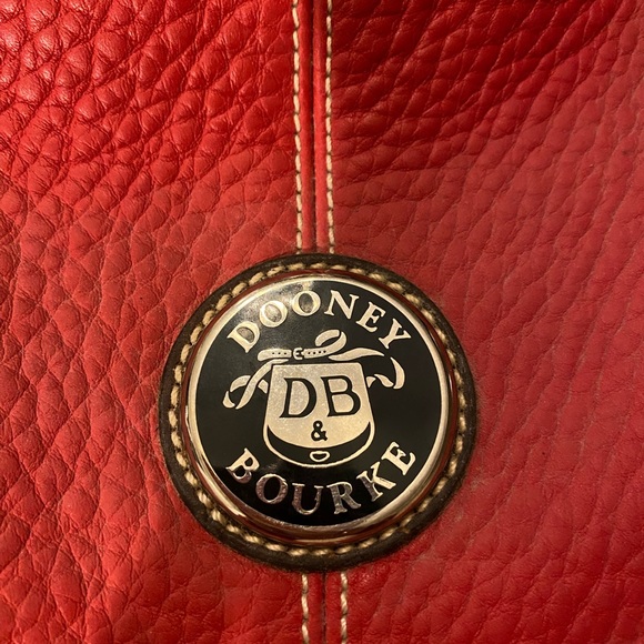Vintage Dooney & Bourke Red leather shoulder bag with keychain - Picture 2 of 9